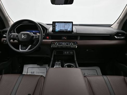 Used 2025 Honda Pilot Elite image 49