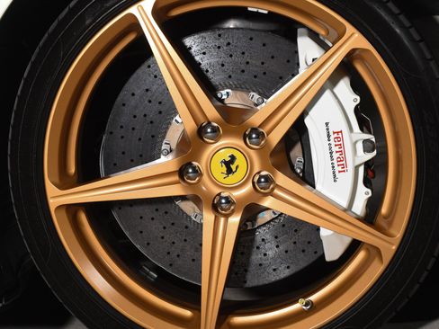 Used 2013 Ferrari 458 Spider image 18