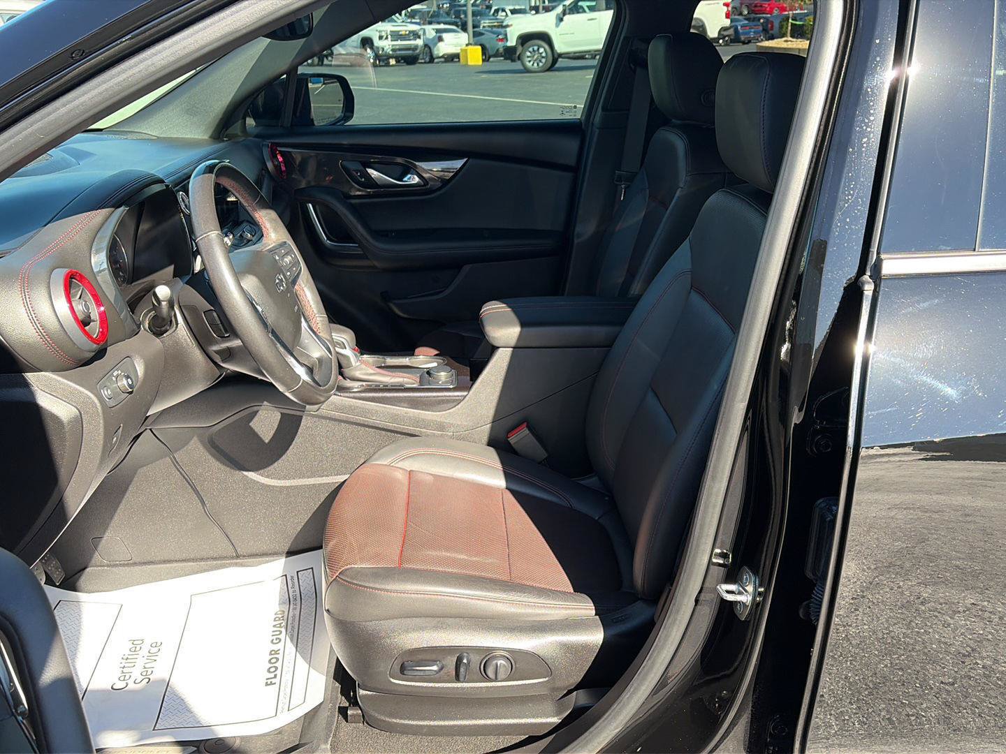 Used 2019 Chevrolet Blazer RS w/ Sun and Wheels Package FWD image 11
