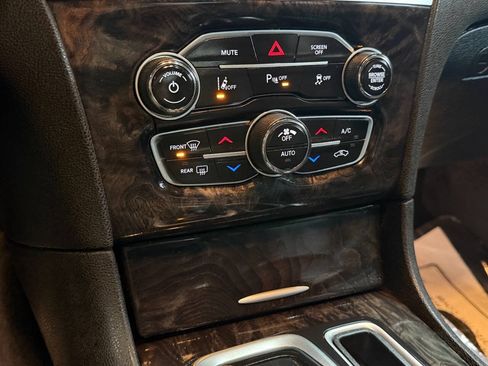 Used 2018 Chrysler 300 Limited w/ Safetytec Plus Group AWD/4WD image 54