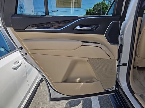 Used 2024 Cadillac Escalade Premium Luxury AWD/4WD image 49