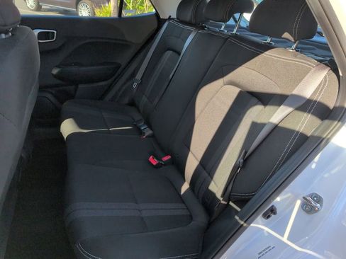 Used 2025 Hyundai Venue SEL image 28