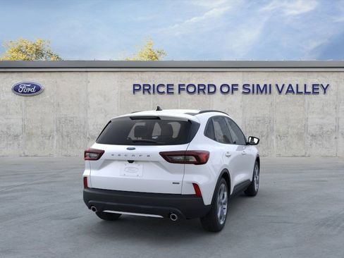 Used 2025 Ford Escape ST-Line w/ Equipment Group 301A image 8