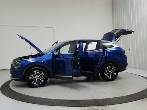 Used 2025 Kia Sportage EX FWD image 12