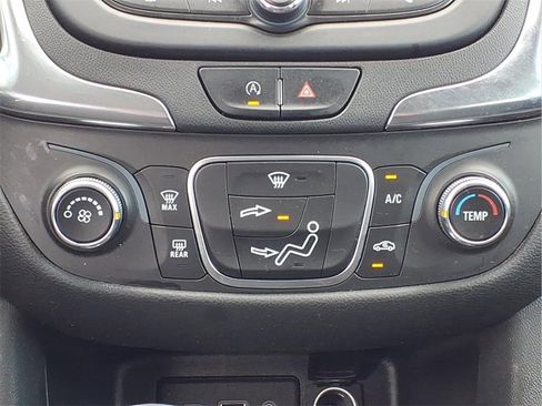 Used 2023 Chevrolet Equinox LT image 20