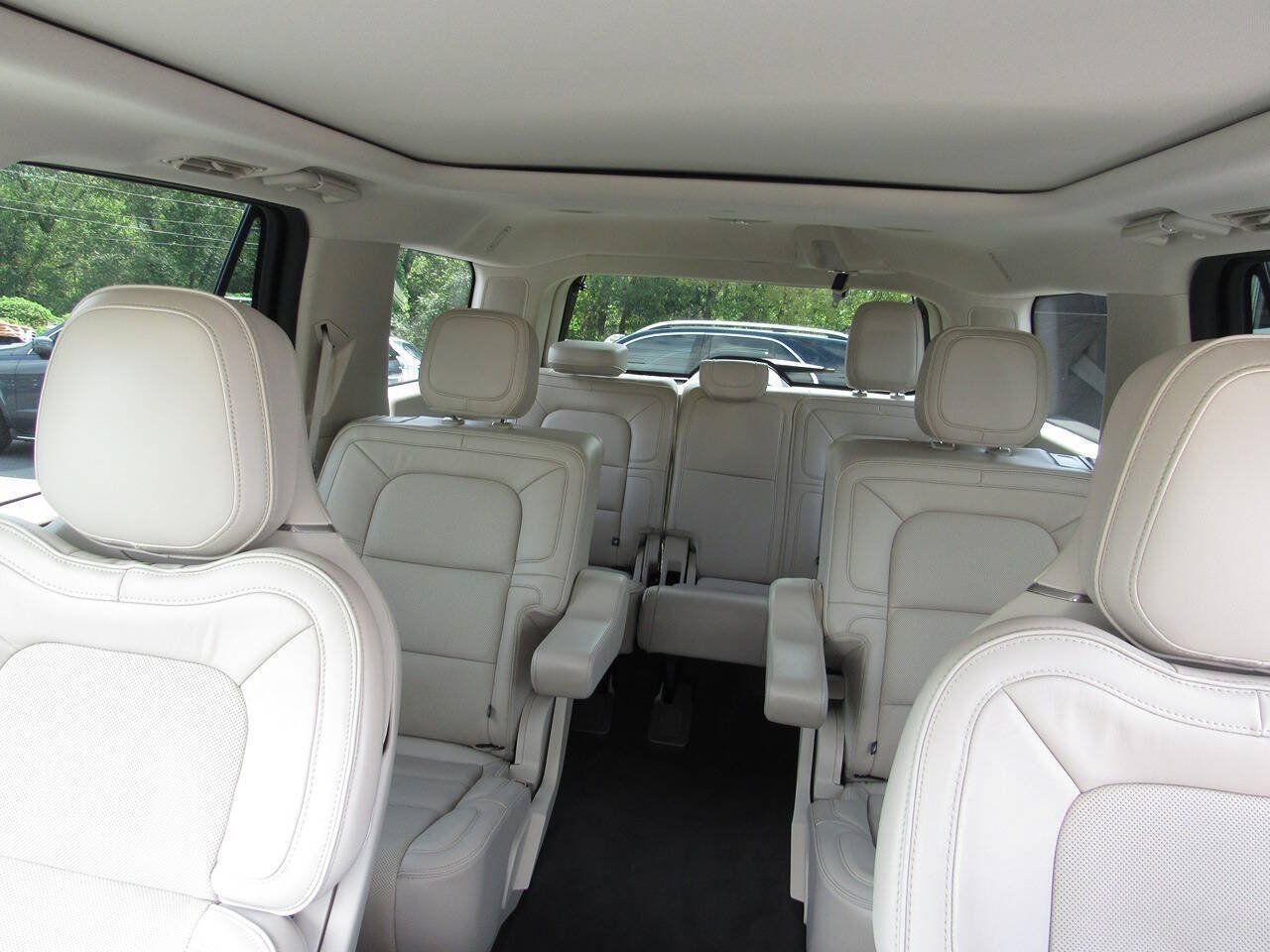 Used 2019 Lincoln Navigator Reserve w/ Cargo Package AWD/4WD image 31