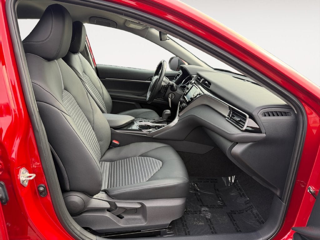 Used 2020 Toyota Camry SE w/ Cold Weather Package AWD/4WD image 24