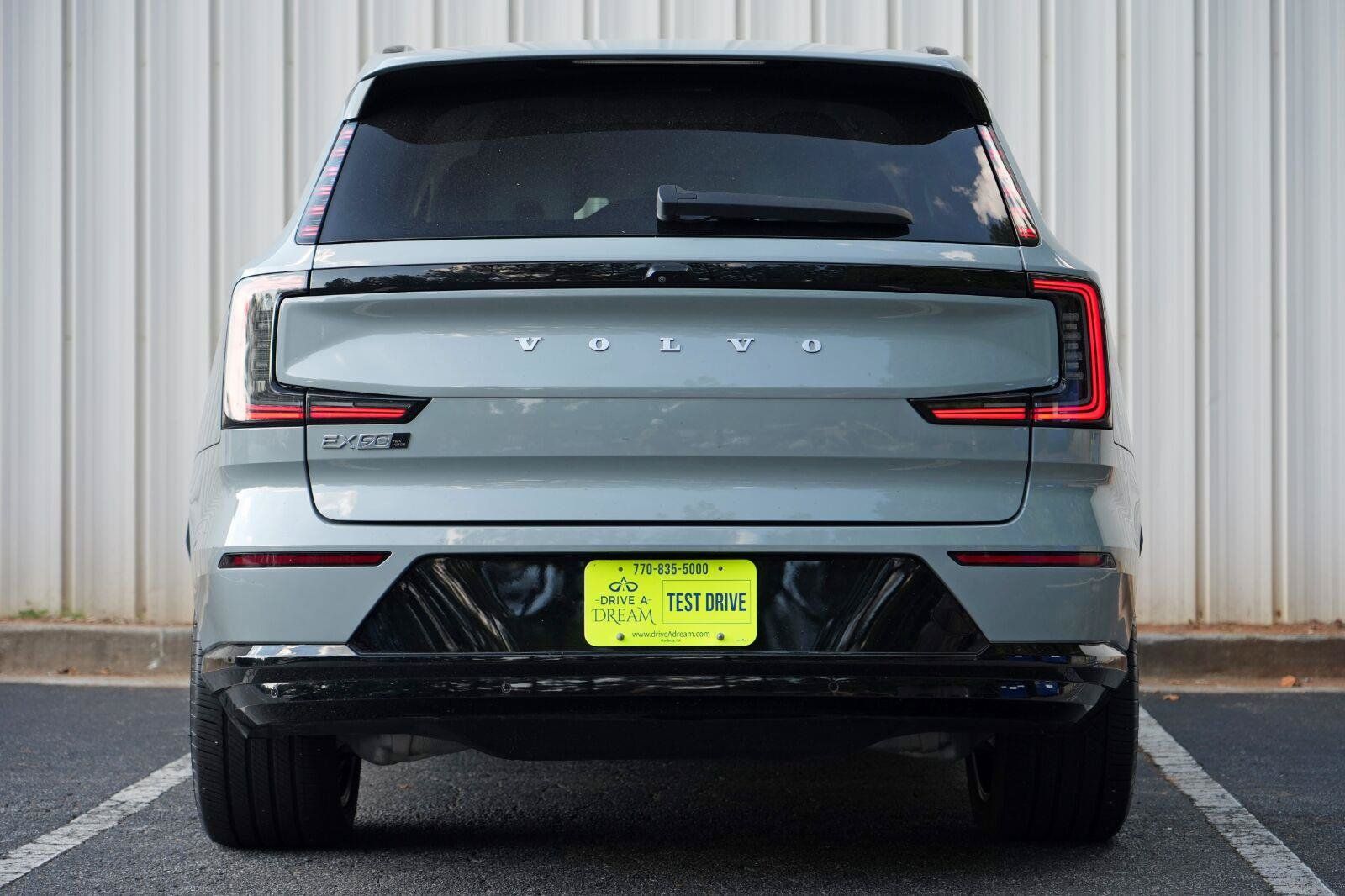 Used 2025 Volvo EX90 Ultra AWD/4WD image 11