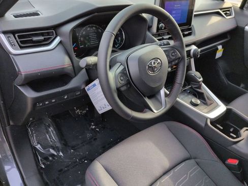 New 2025 Toyota RAV4 SE image 11