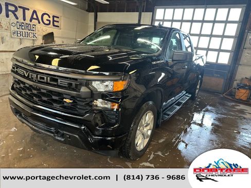 Used 2023 Chevrolet Silverado 1500 Custom image 1