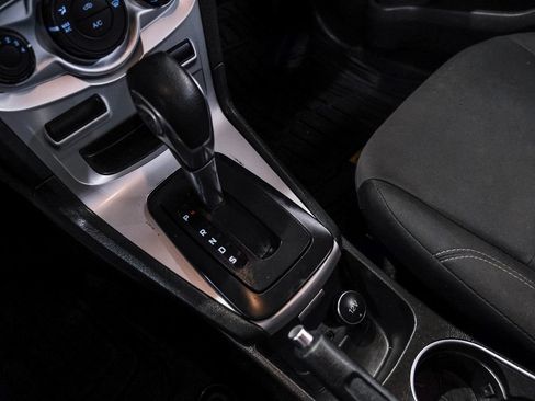 Used 2019 Ford Fiesta SE FWD image 25