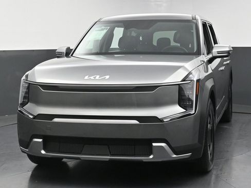 Used 2024 Kia EV9 Light Long Range image 7