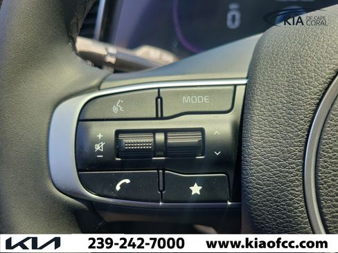 Certified 2025 Kia Sportage EX FWD image 30