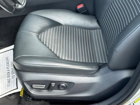 Used 2023 Toyota Camry SE FWD image 22