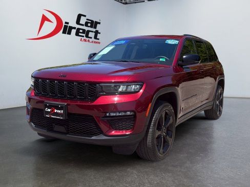 Used 2023 Jeep Grand Cherokee Limited w/ Black Appearance Package AWD/4WD image 1