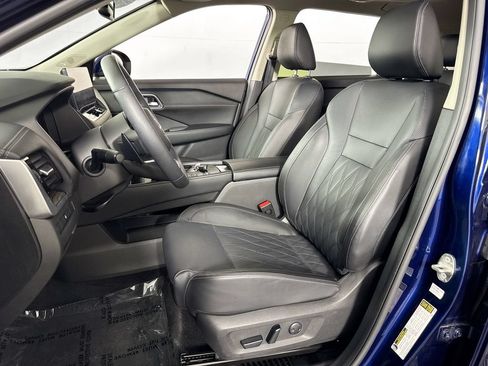 Used 2024 Nissan Rogue Platinum FWD image 27