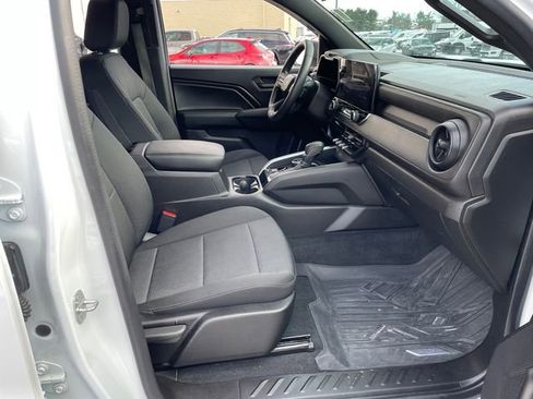 Used 2023 Chevrolet Colorado Trail Boss image 38