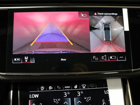 New 2026 Audi SQ7 Prestige image 3