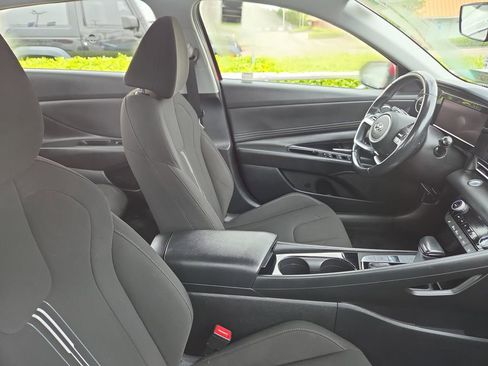 Used 2021 Hyundai Elantra SEL w/ Convenience Package image 11