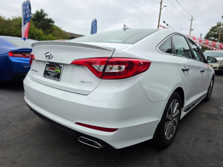 Used 2017 Hyundai Sonata Sport w/ Value Edition Package 02 FWD image 3