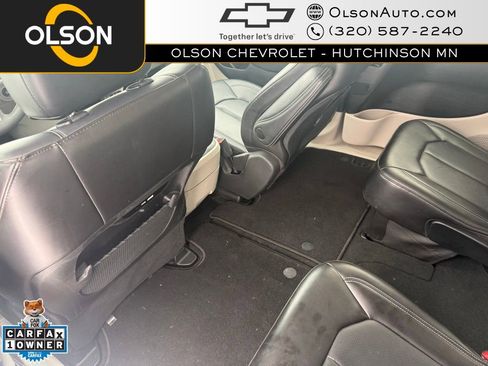 Used 2024 Chrysler Pacifica Touring-L image 14