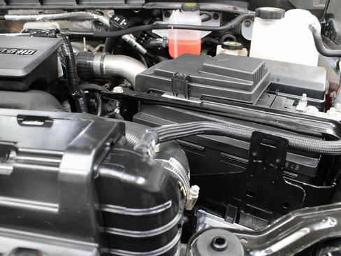 Used 2024 GMC Sierra 2500 AT4 image 30