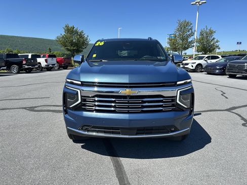 New 2026 Chevrolet Suburban Premier AWD/4WD image 2