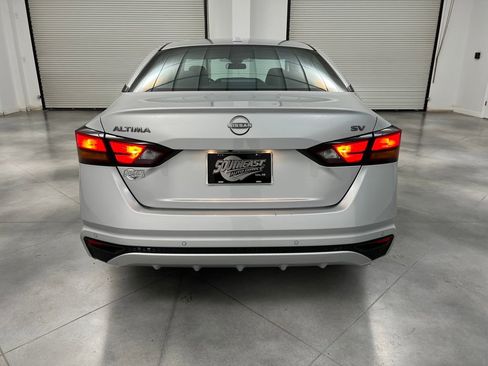 Used 2024 Nissan Altima 2.5 SV image 6