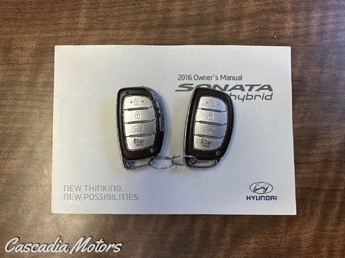 Used 2016 Hyundai Sonata SE FWD image 2