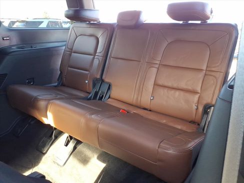 Used 2024 Lincoln Navigator Reserve image 13