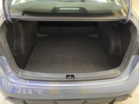 Used 2025 Toyota Corolla SE image 28