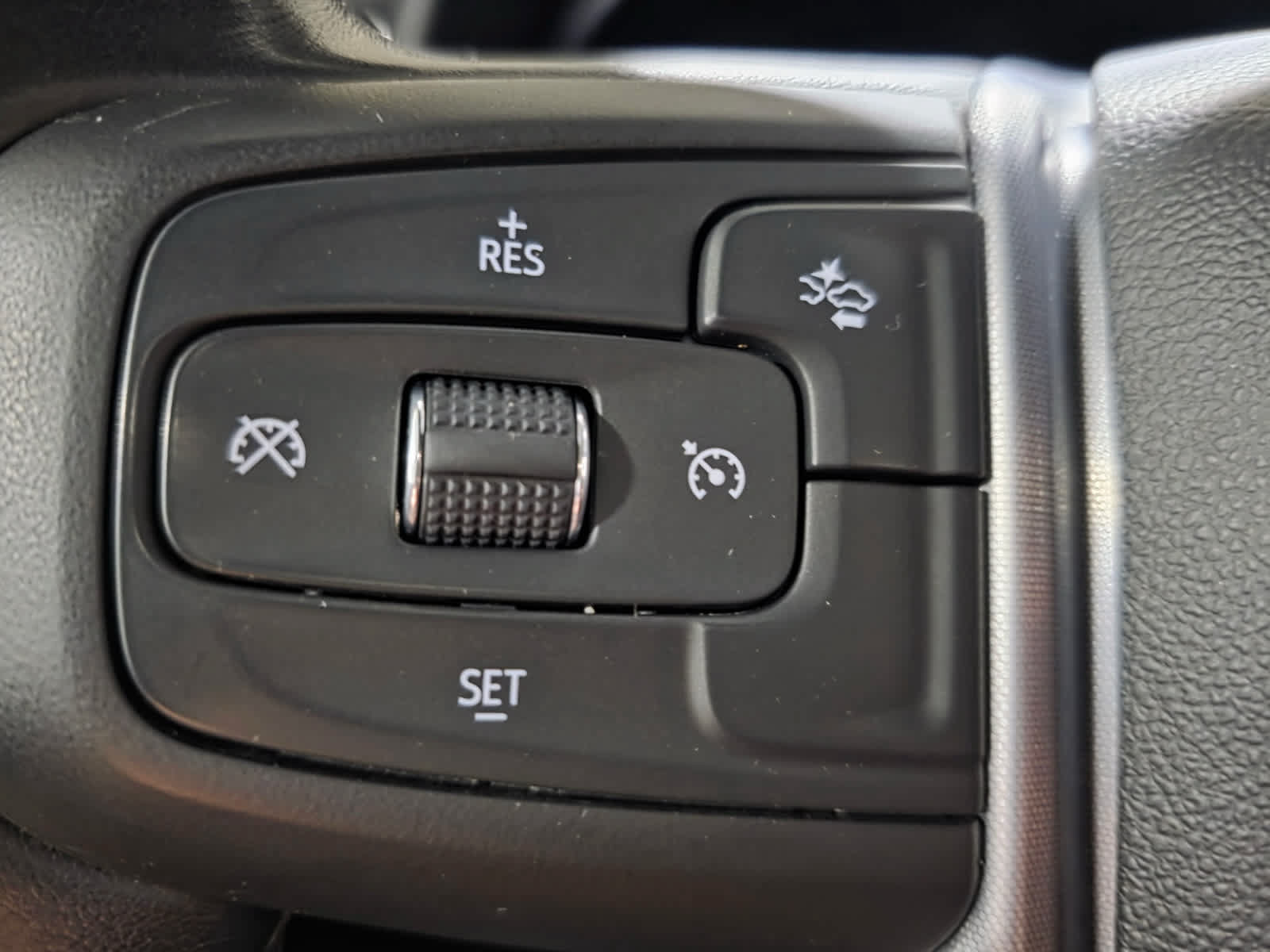 Used 2023 GMC Yukon XL SLT AWD/4WD image 22