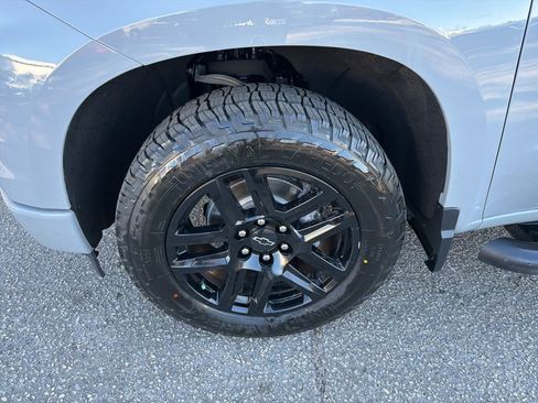 Used 2024 Chevrolet Silverado 1500 Custom w/ Turbomax Blackout Package image 10