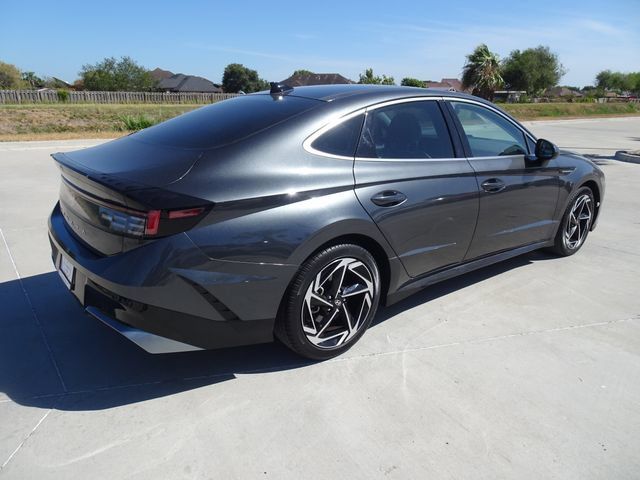 Used 2024 Hyundai Sonata SEL w/ Convenience Package FWD image 4