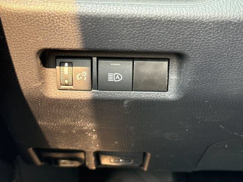 Used 2023 Toyota RAV4 LE AWD/4WD image 29