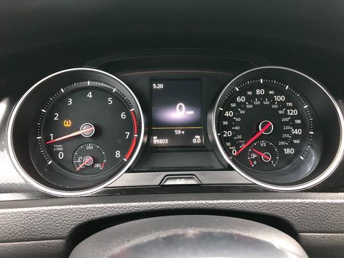 Used 2015 Volkswagen GTI SE FWD image 21