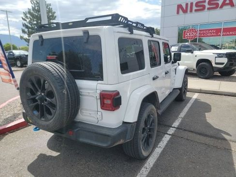 Used 2022 Jeep Wrangler Unlimited Sahara AWD/4WD image 11