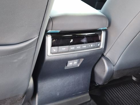 Used 2024 Lexus GX 550 w/ Accessory Package (Z1) AWD/4WD image 31