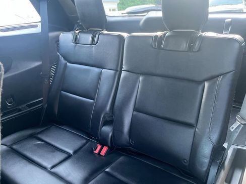 Used 2020 Ford Explorer XLT w/ Equipment Group 202A AWD/4WD image 24