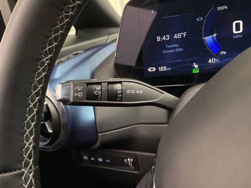 Used 2025 Chevrolet Equinox EV LT w/ Convenience Package image 23