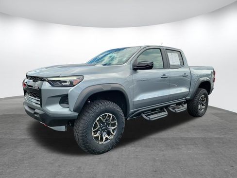 Used 2024 Chevrolet Colorado ZR2 w/ Safety Package AWD/4WD image 3