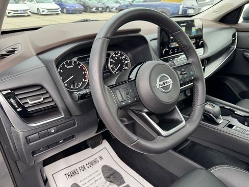 Used 2021 Nissan Rogue SL w/ Premium Package image 17