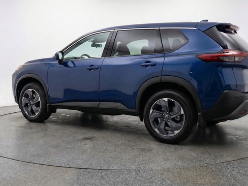 Used 2025 Nissan Rogue SV image 6