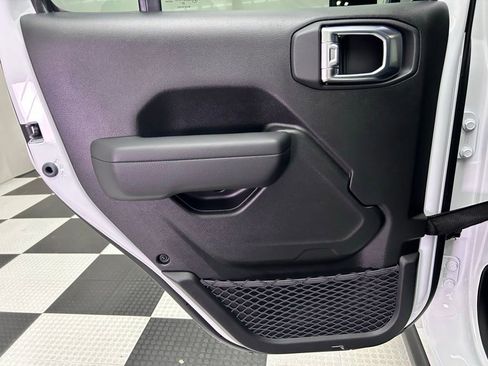 New 2026 Jeep Wrangler Unlimited Rubicon image 17