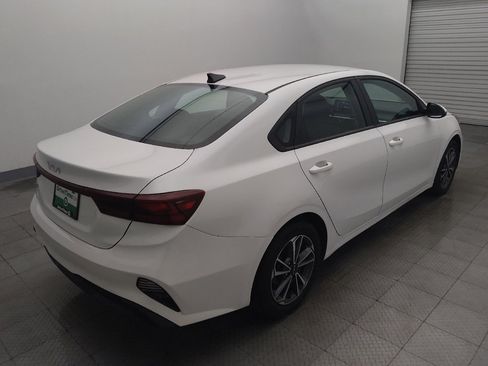 Used 2022 Kia Forte LXS w/ LXS Technology Package FWD image 9