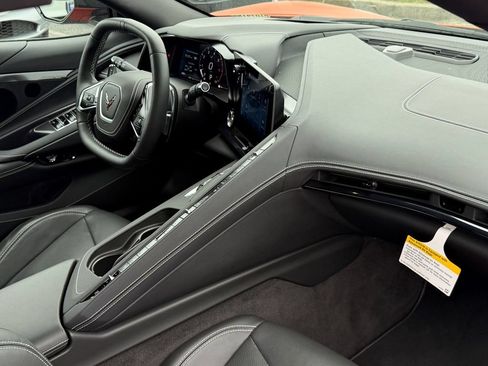 Used 2025 Chevrolet Corvette Stingray Preferred Conv w/ Stealth Interior Trim Package RWD image 17