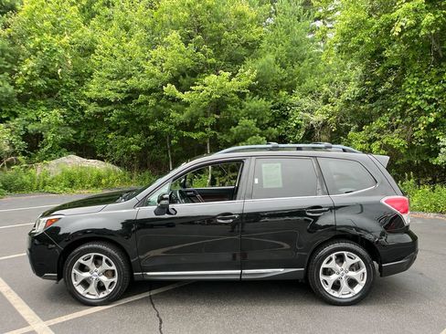 Used 2017 Subaru Forester 2.5i Touring AWD/4WD image 2