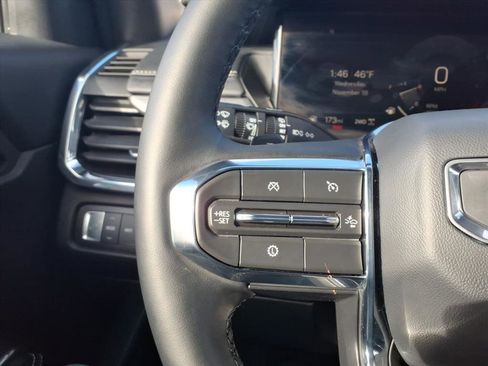 Used 2025 GMC Acadia Elevation image 16