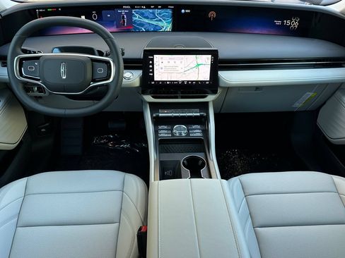 New 2026 Lincoln Nautilus Premier AWD/4WD image 12