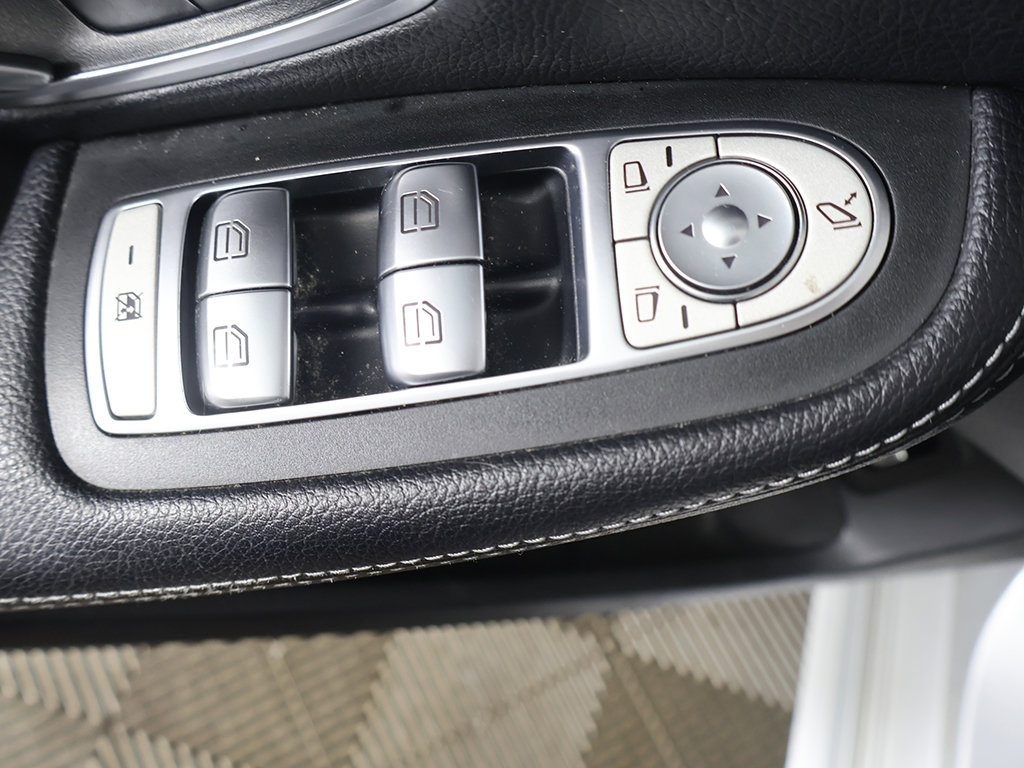 Used 2018 Mercedes-Benz C 300 4MATIC Sedan image 36